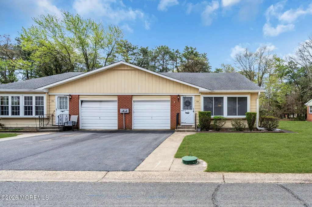 18 Lenape Dr Unit B