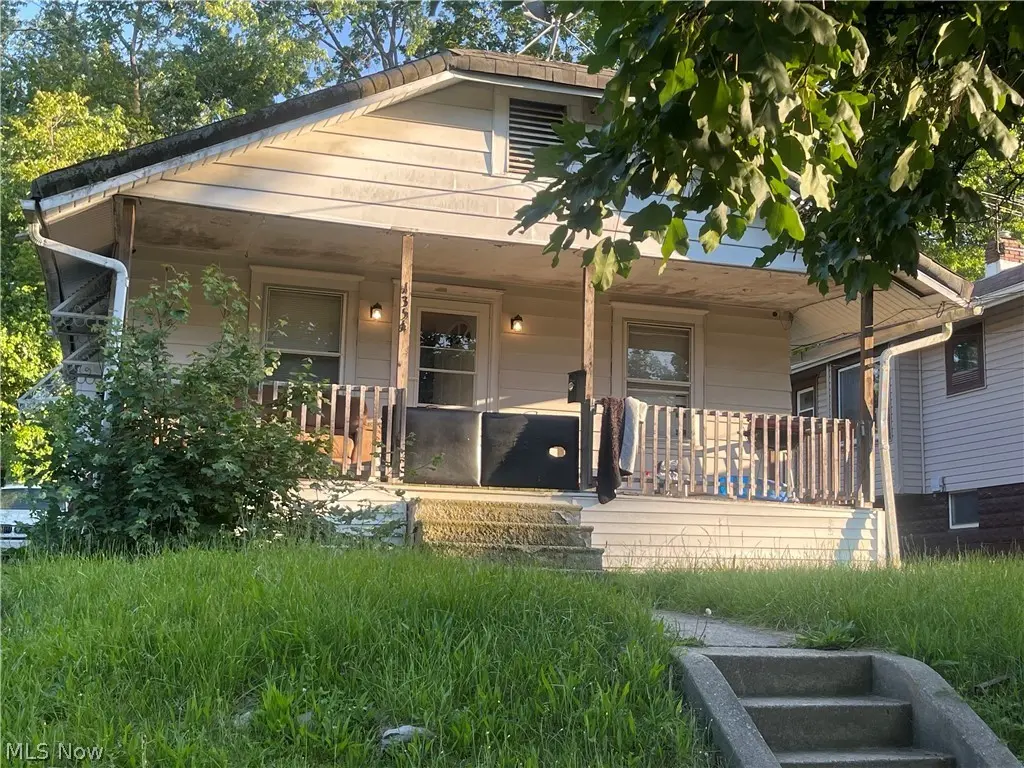 1354 Arnold Ave