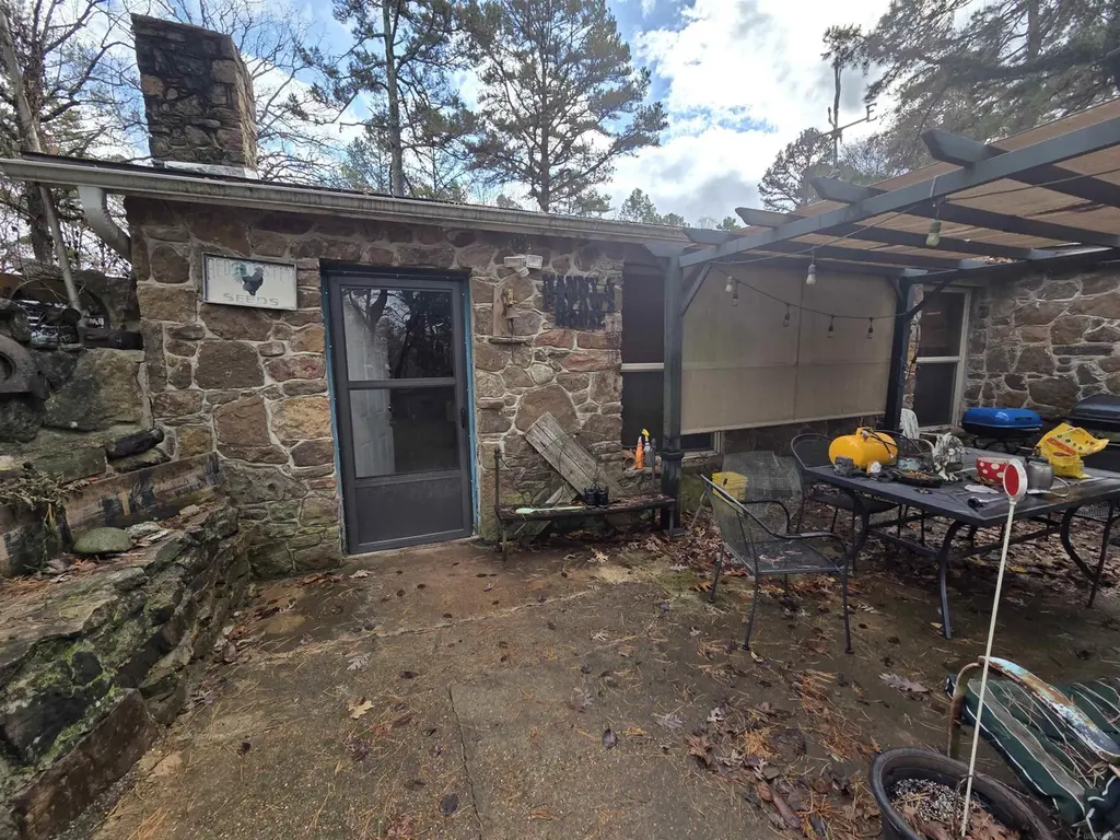 781 Sawmill Rd