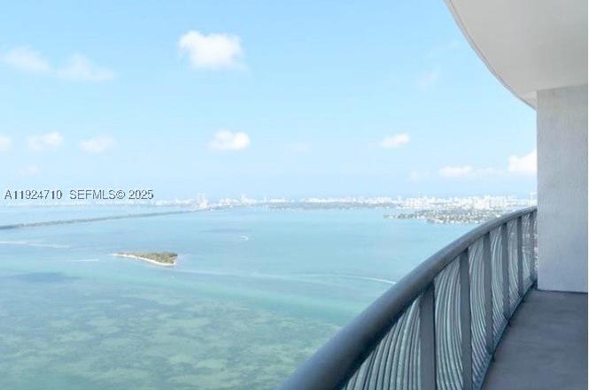 1750 N Bayshore Dr #5105