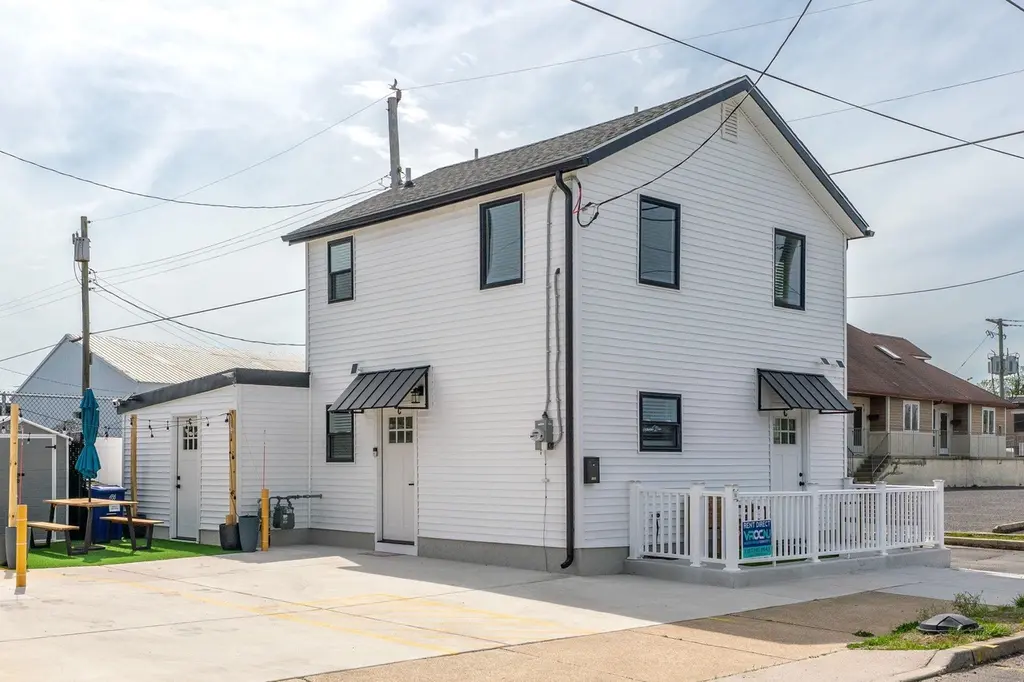 1100 West Ave