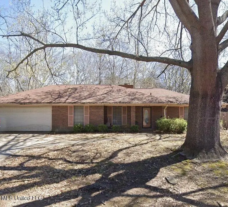 2952 Longwood Dr