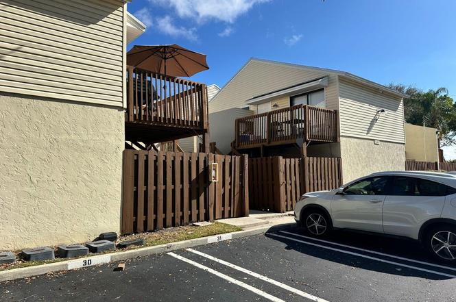 637 Executive Center Dr Unit N102