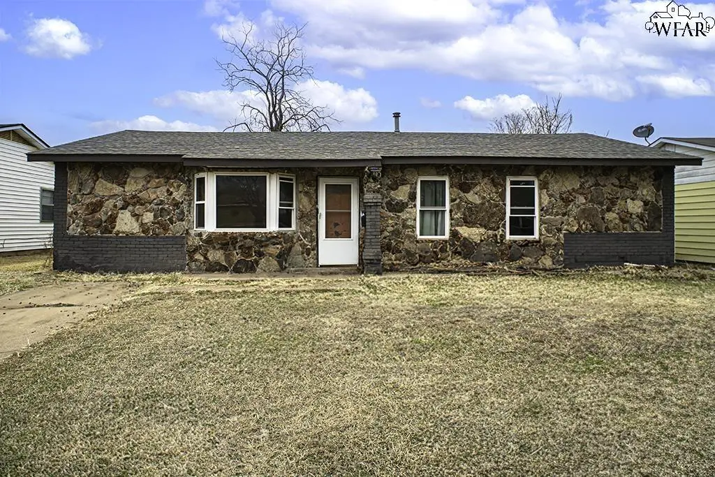 110 Devonshire Dr