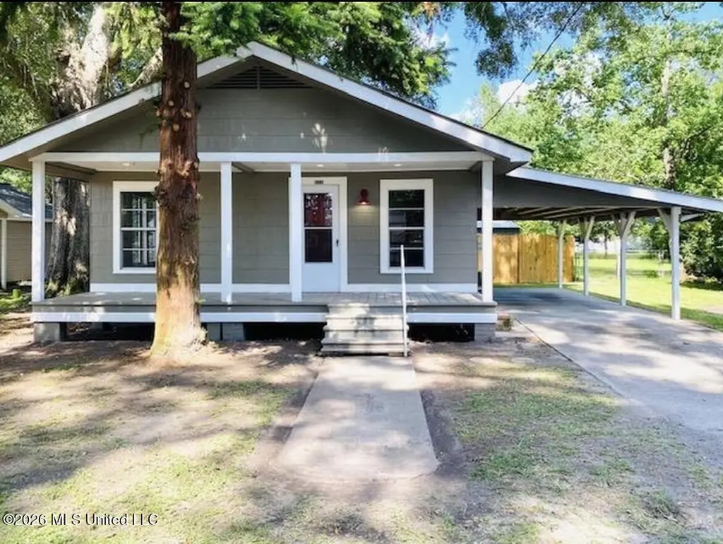 515 S Curran Ave