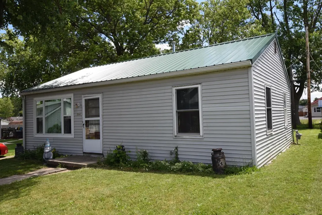 144 Warren Ave