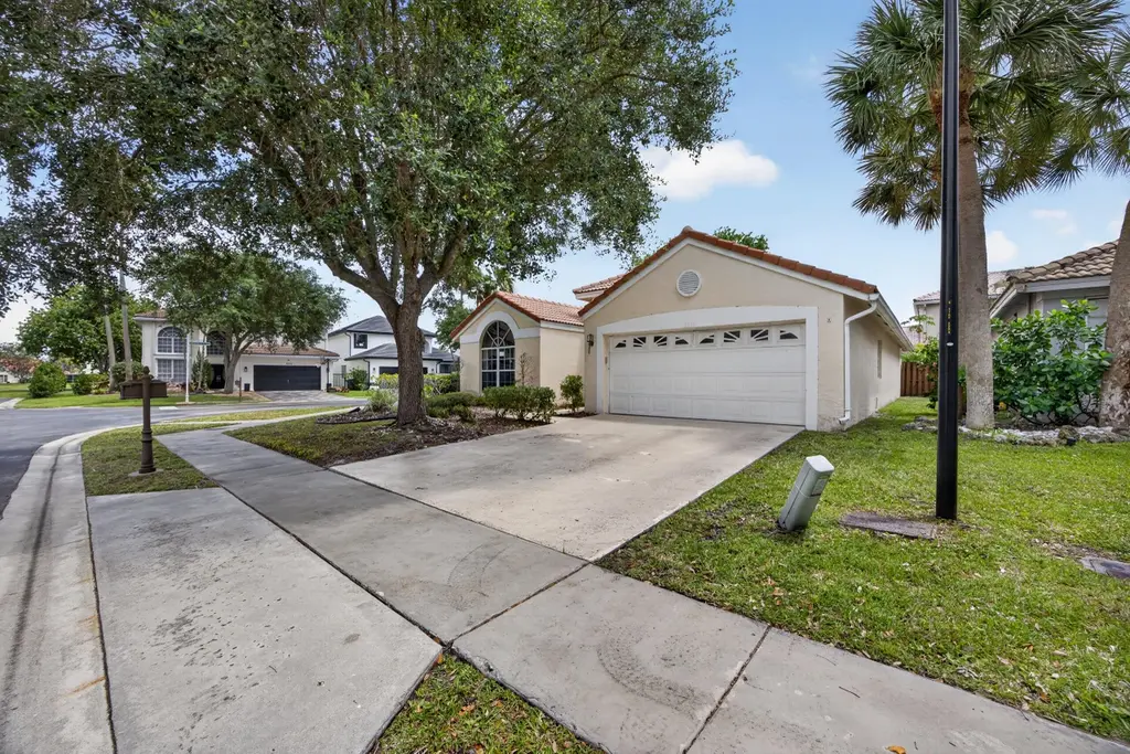 10870 Old Bridgeport Ln