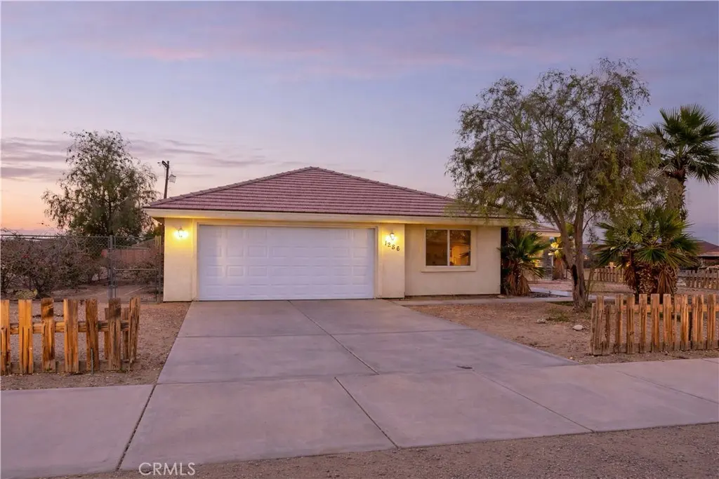 1286 Arctic Ave