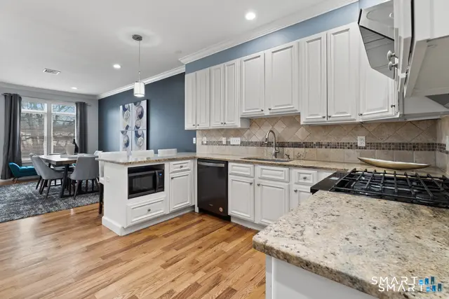 130 Brentwood Ave