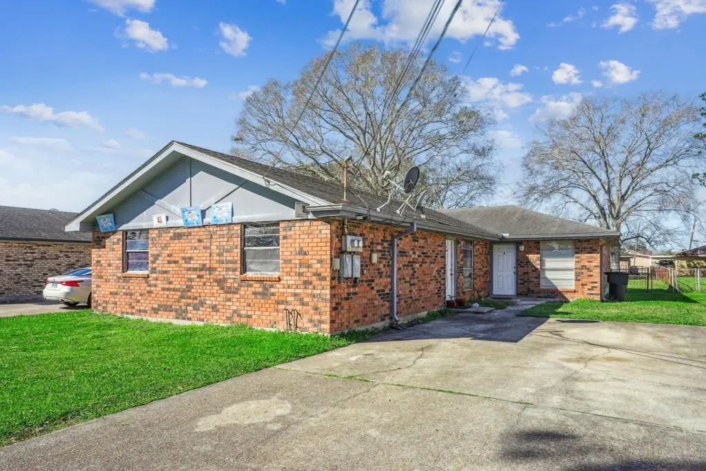 116 Lartigue St