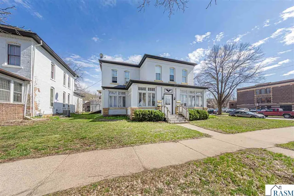 303 N Broad St