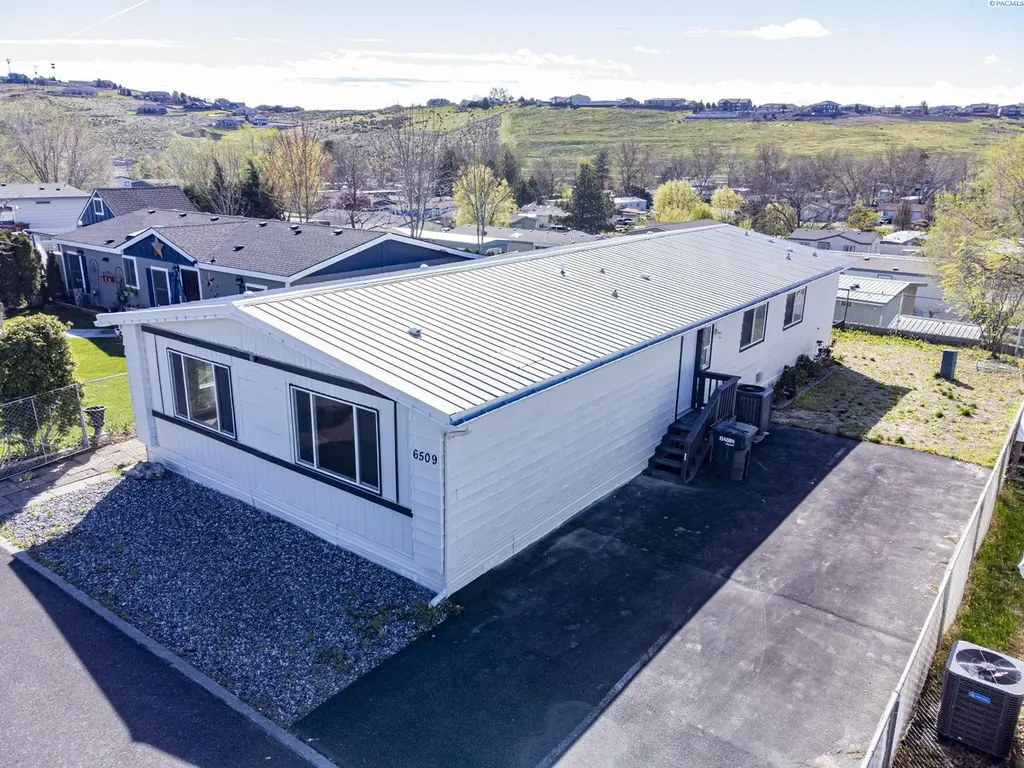 6509 James St #643