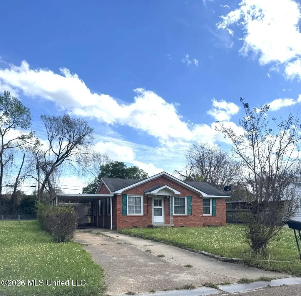 1507 Eastwood Rd