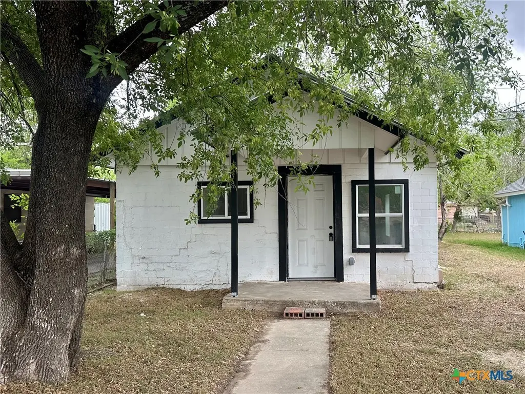 929 Veterans St