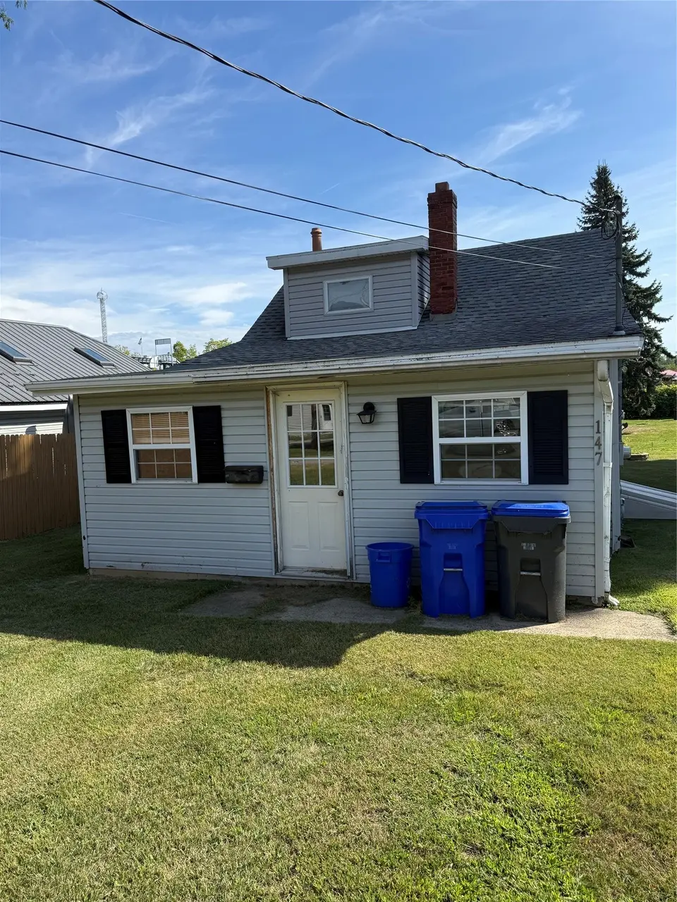 147 Kelso Dr E