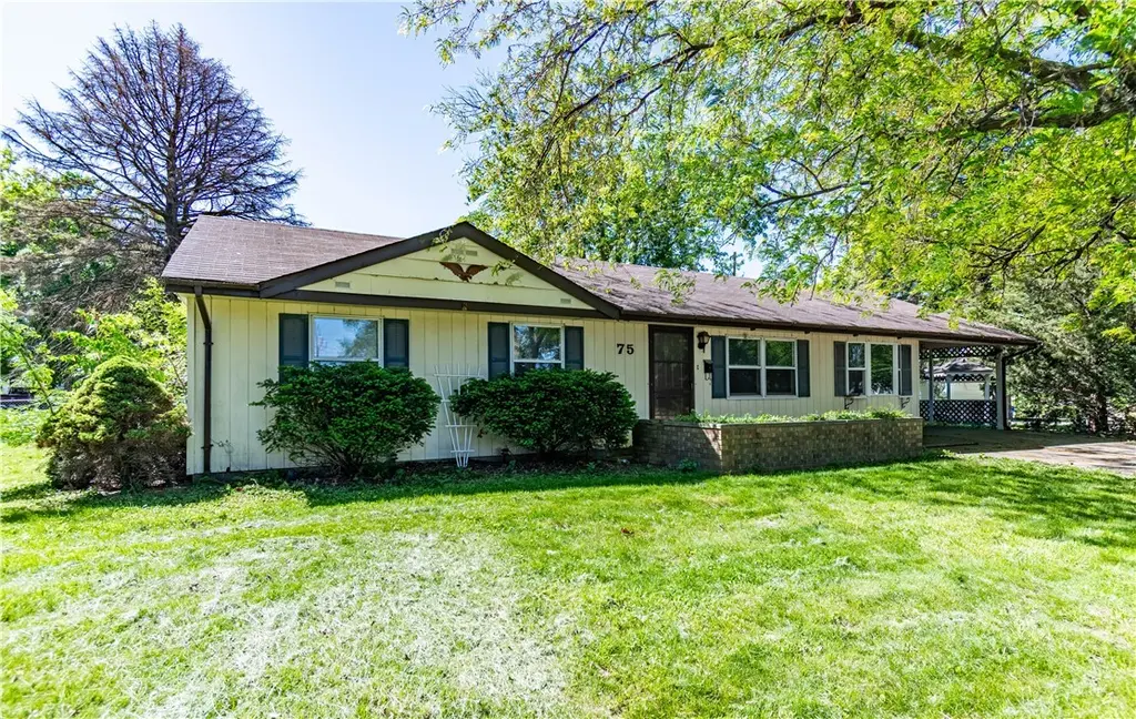 75 Whippoorwill Dr