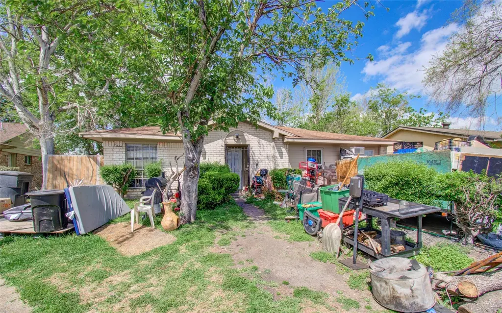 5011 Cresthaven Cir