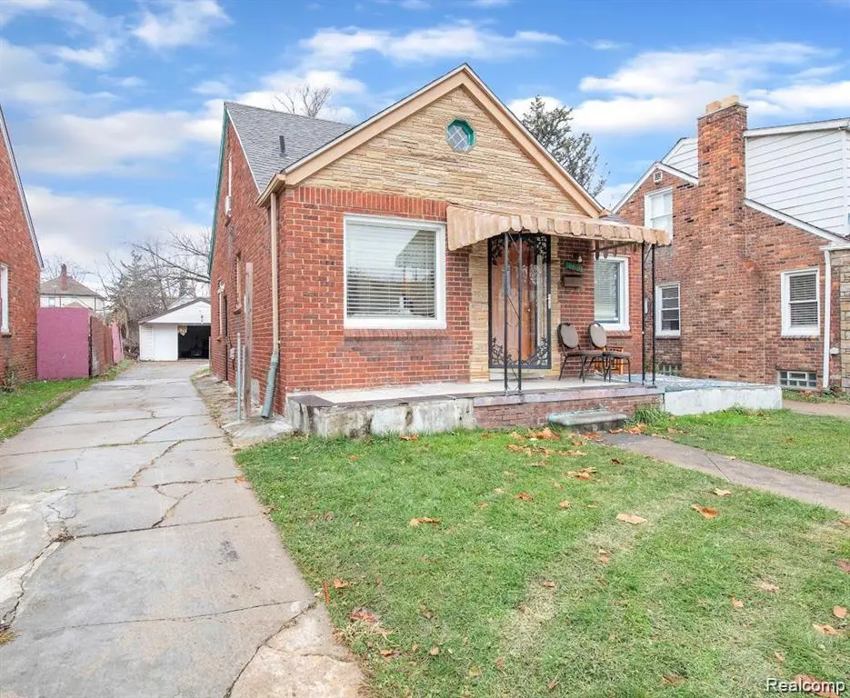 6839 Rosemont Ave