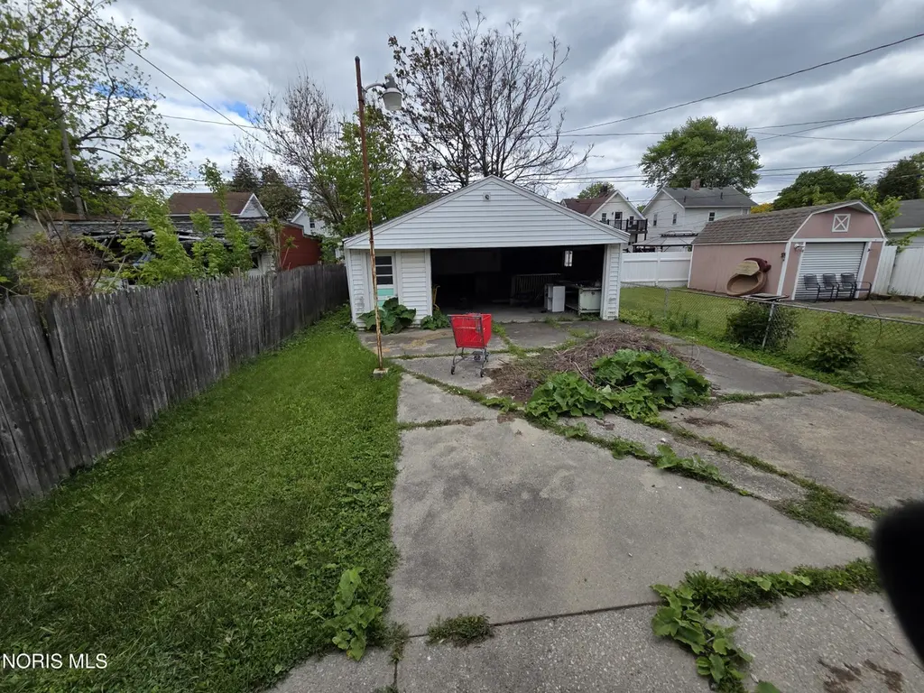 514 E Weber St