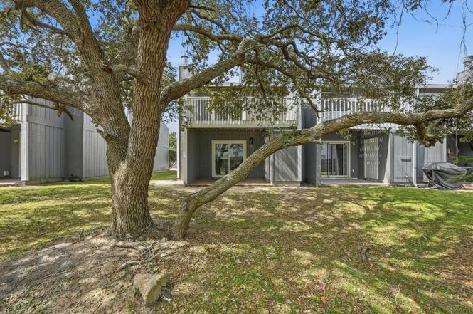 11 Court Dr #11