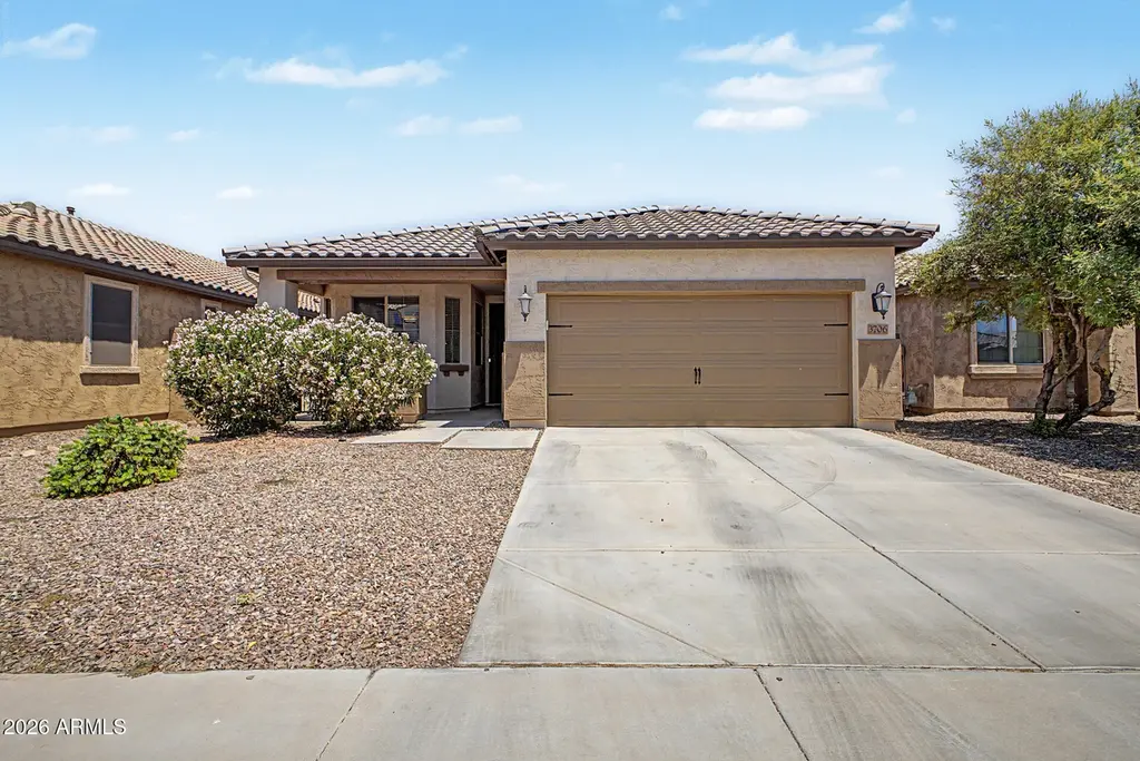 3706 E Lodgepole Dr