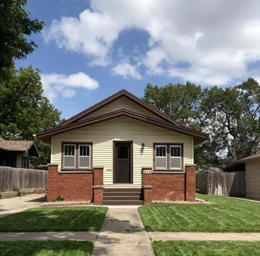 310 N Cedar Ave