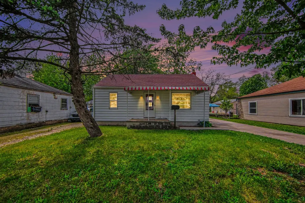 853 Addison