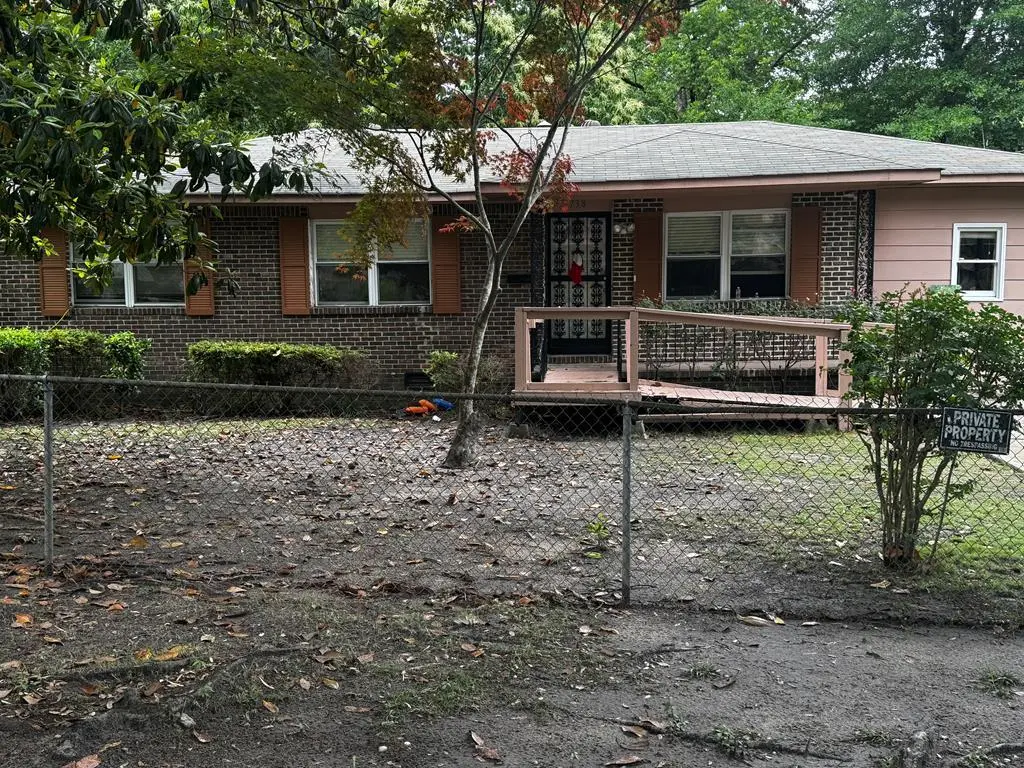 738 Asa Dr
