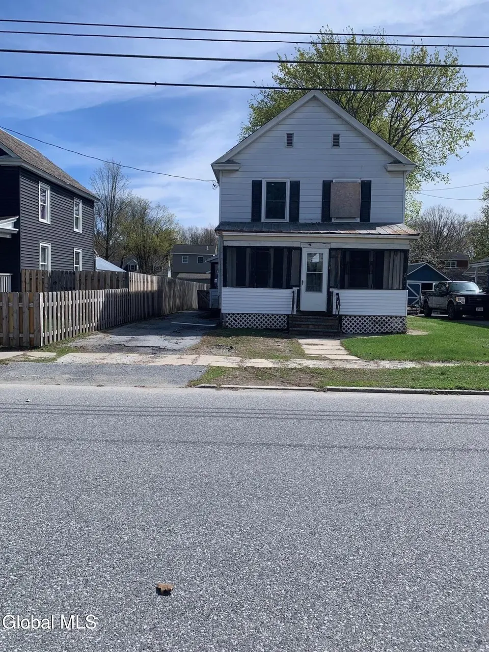 134 John St