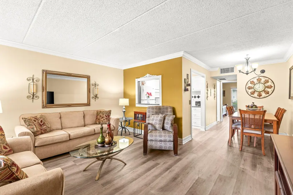 600 Village Green Ct