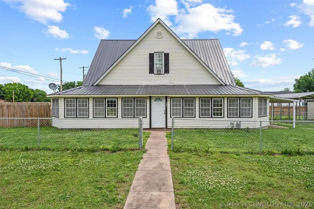 321 S 4th St