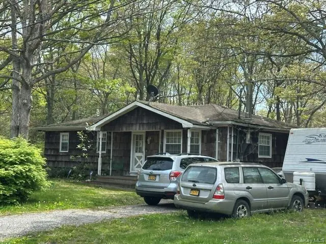 358 S Service Rd