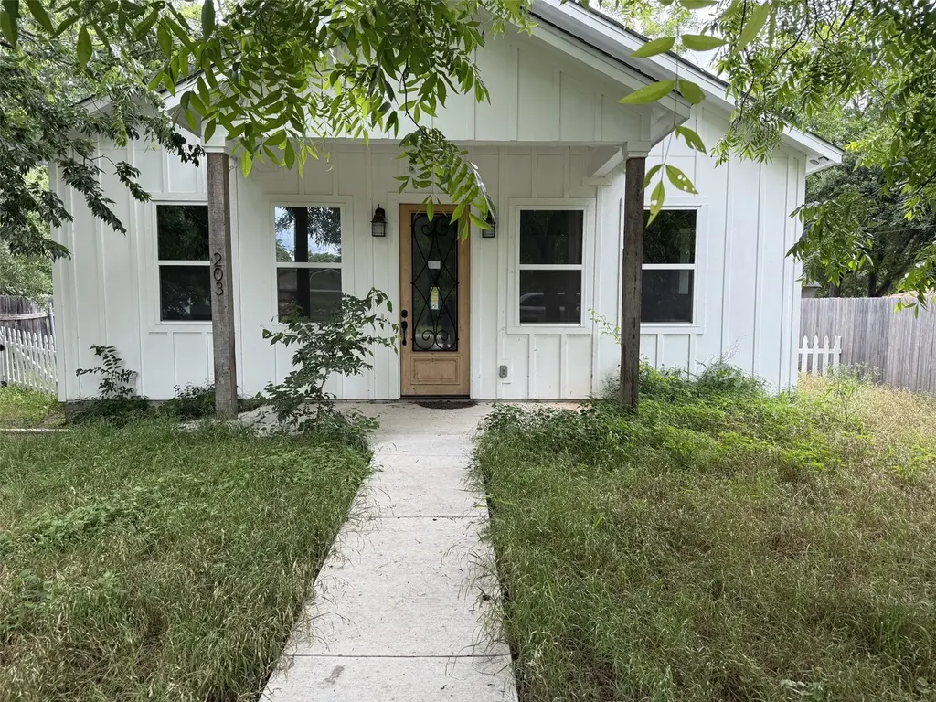 203 Vernon St Unit A