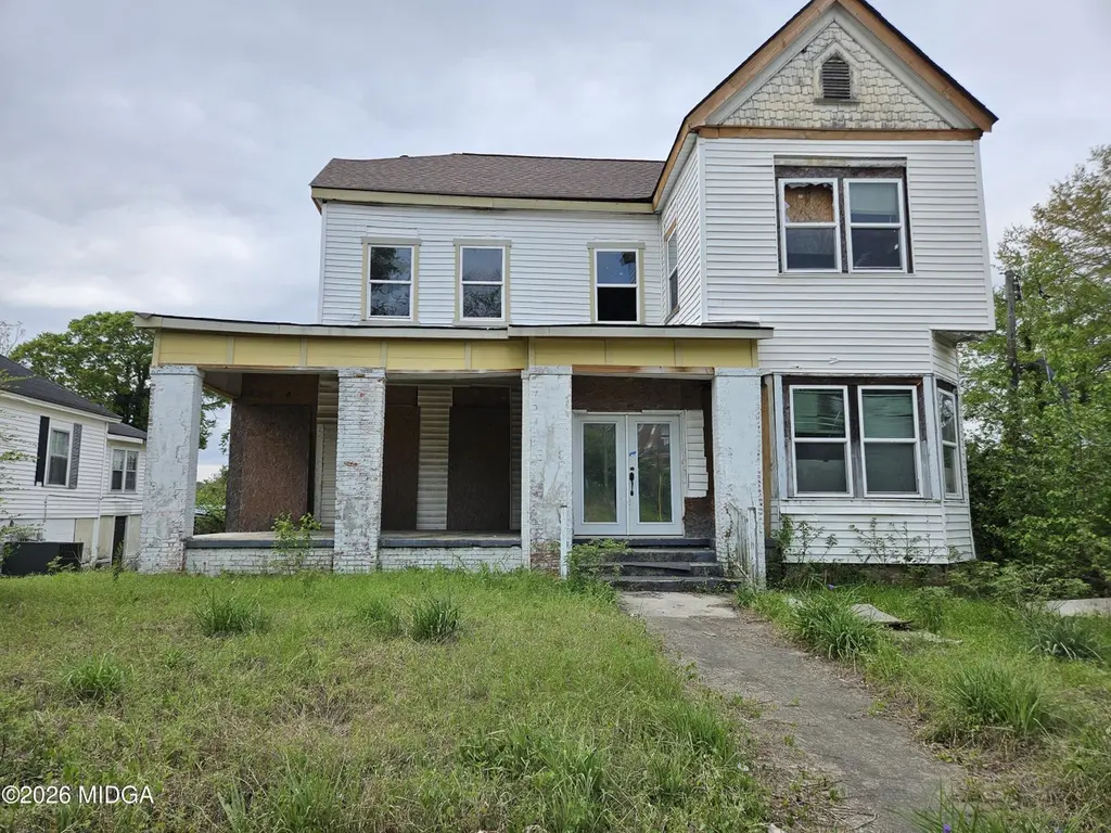 353 Madison St