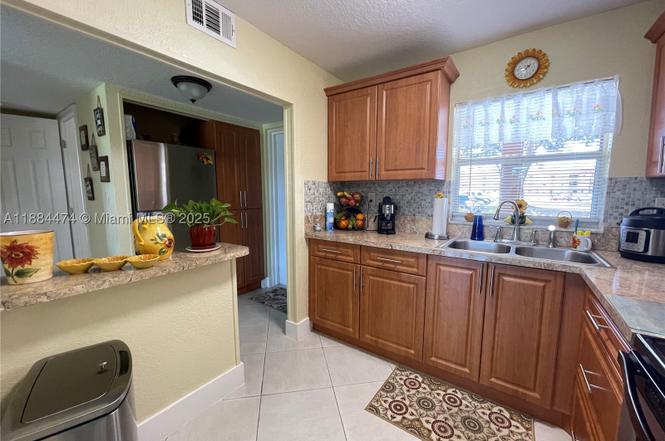 9041 Sunrise Lakes Blvd #108