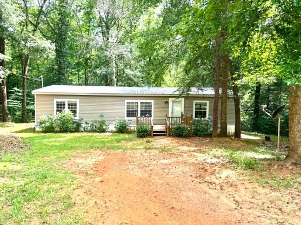 632 Lakeview Dr