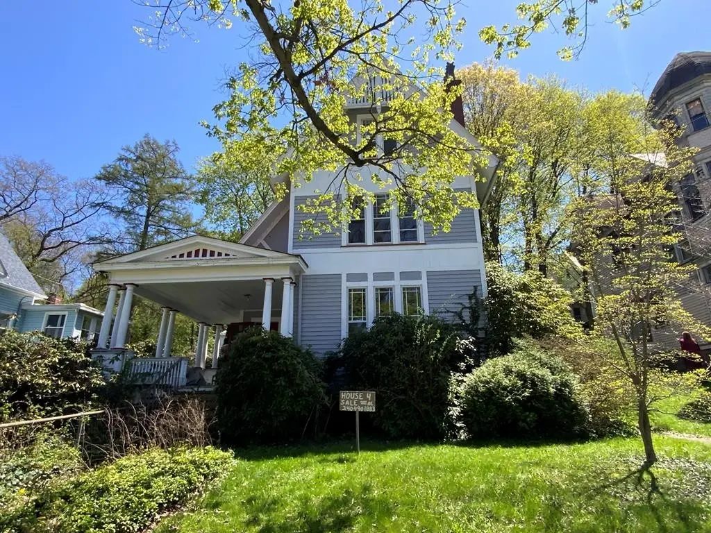 149 W 3rd St