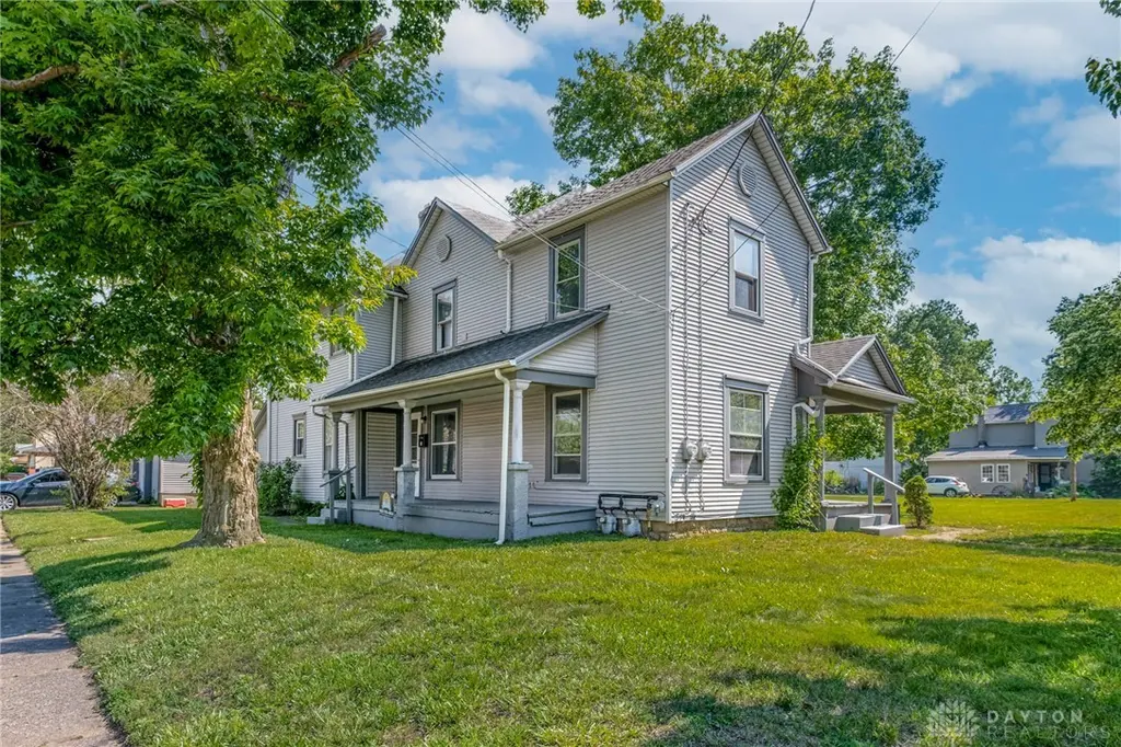 209 W Main St