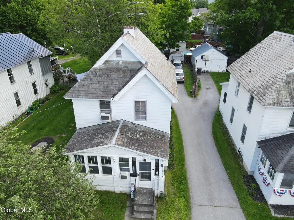 12 Pacific St