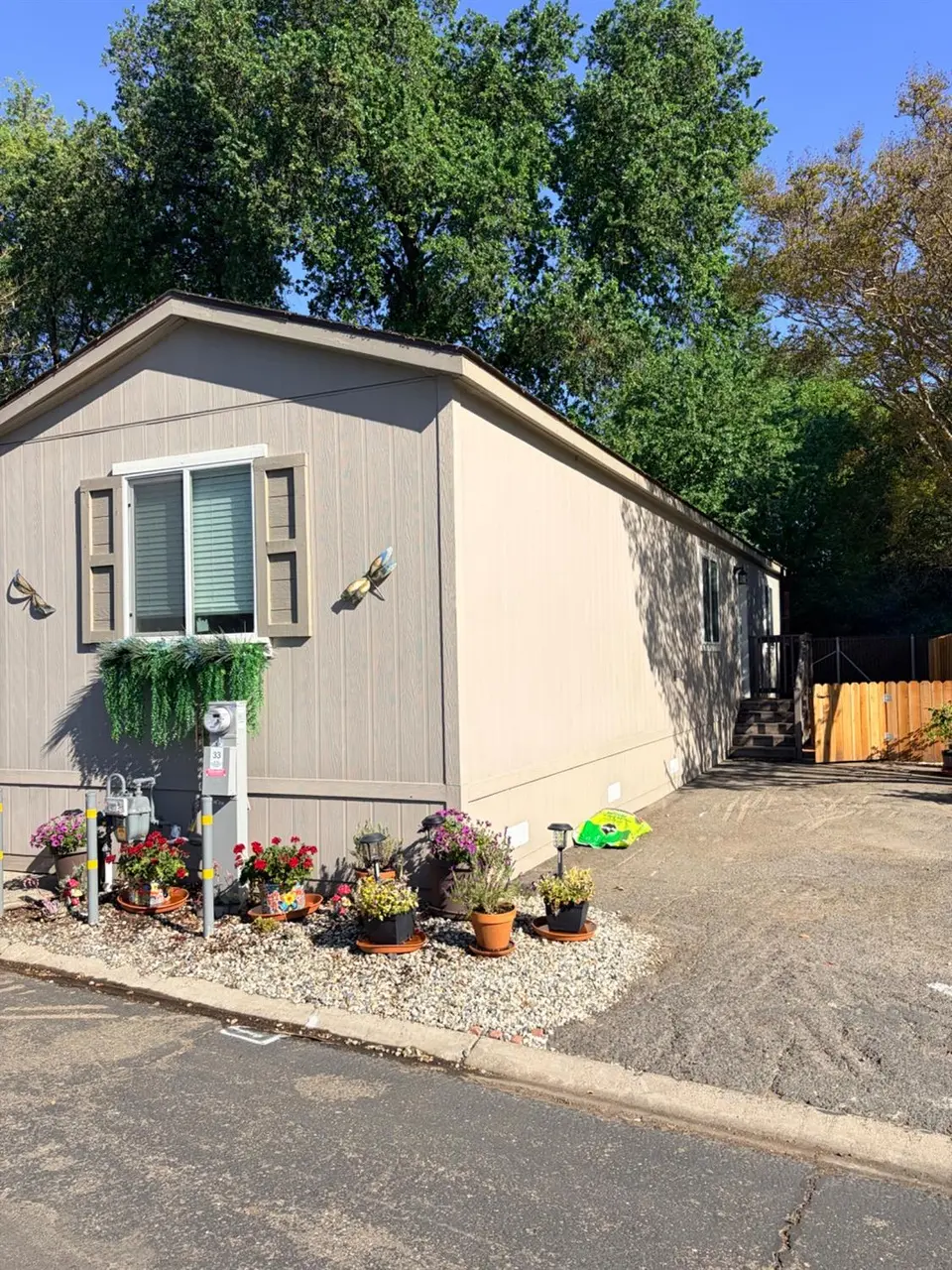 1050 West Capitol Ave #33