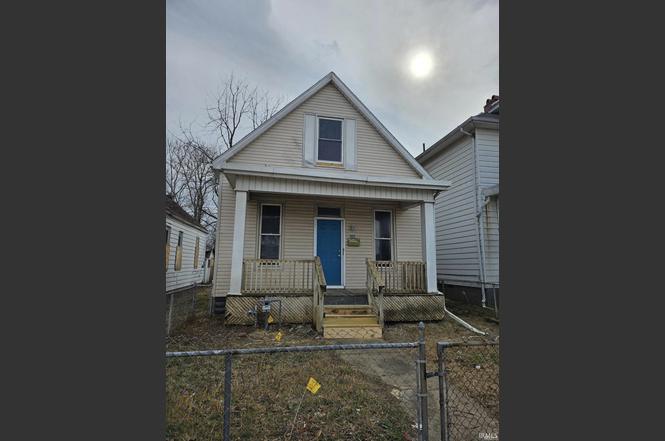 707 E Iowa St