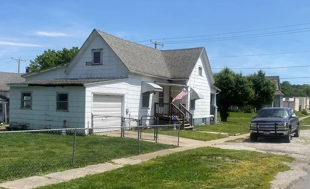 1202 Walnut St