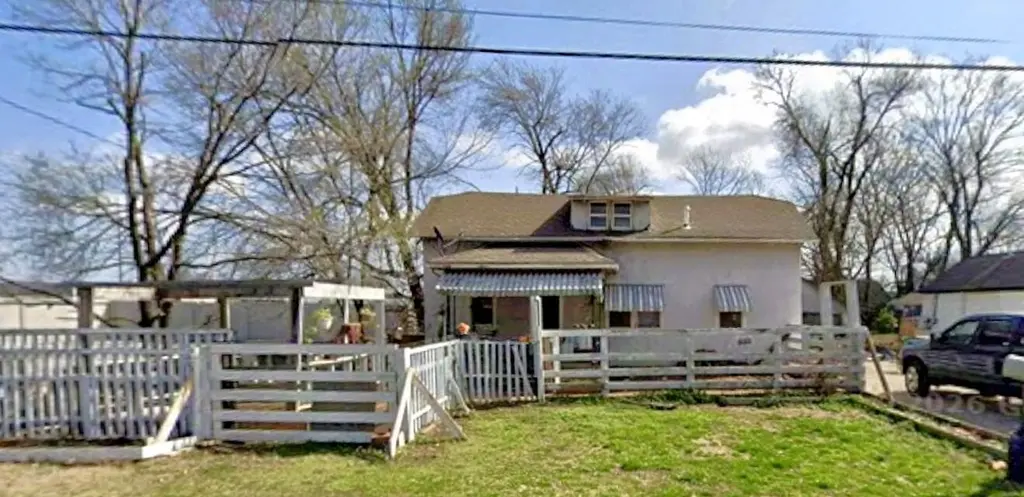1450 N West Ave