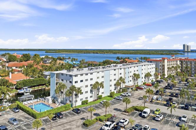 109 Paradise Harbour Blvd #415