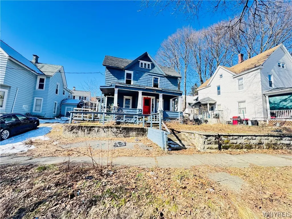 51 Bowen St