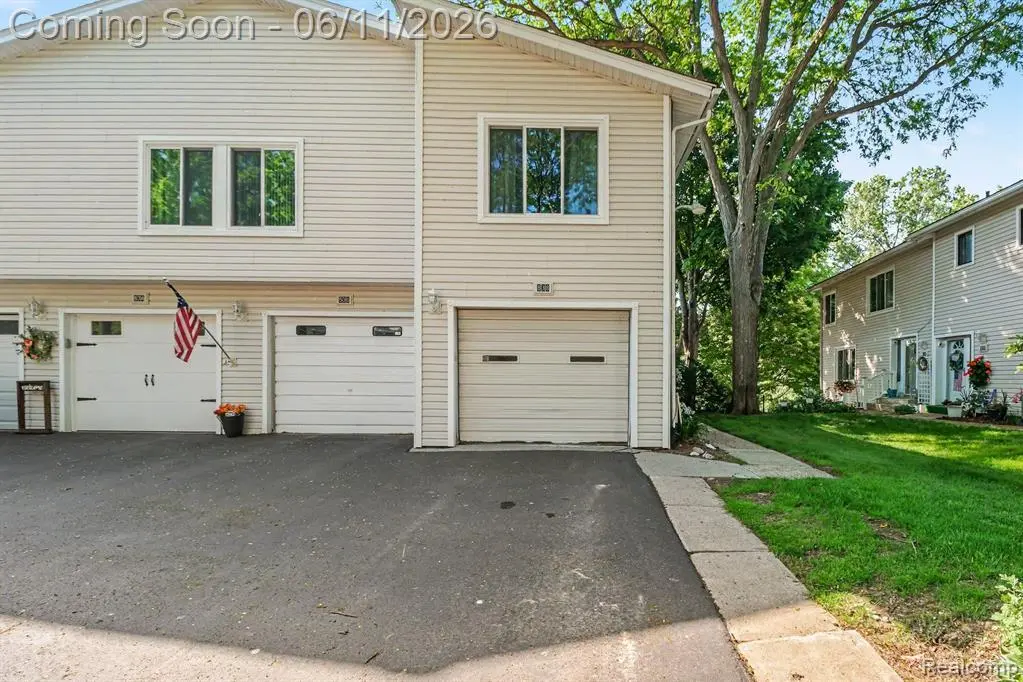 838 Corners Ct