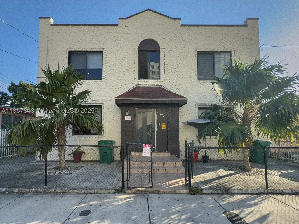 1376 NW 35th St