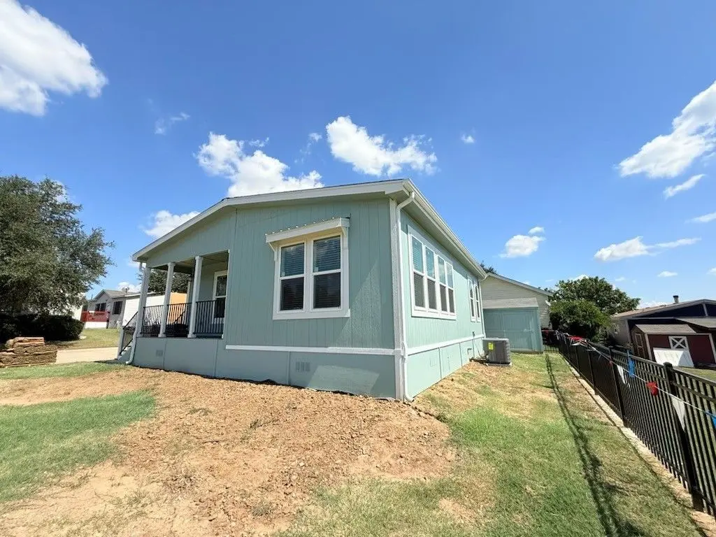10806 Silk Tree