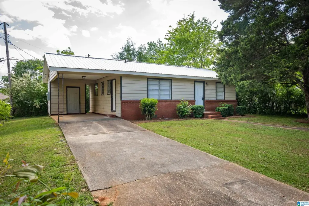 523 Brentwood St
