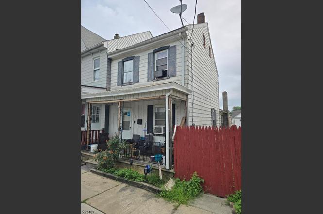 21 Railroad Ave